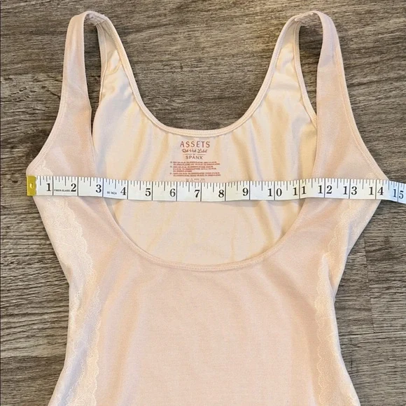 SPANX Assets Red Hot Label Shaping Camisole w/ Garter Straps Nude Lace Size L - Picture 4 of 10